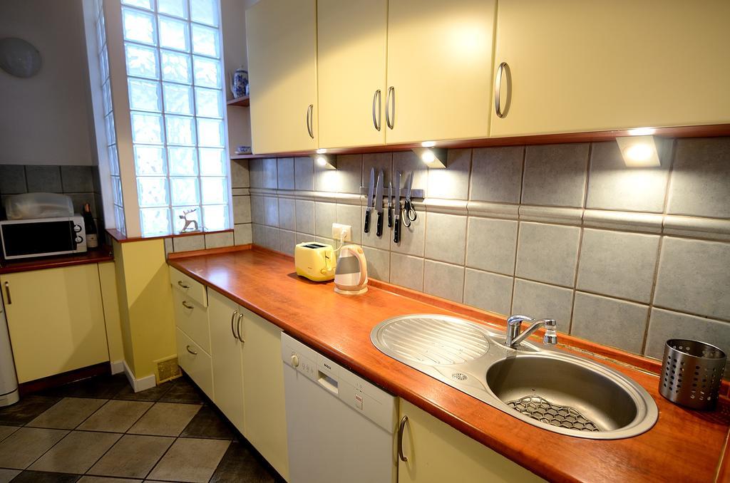 Victus Apartamenty, Adams *